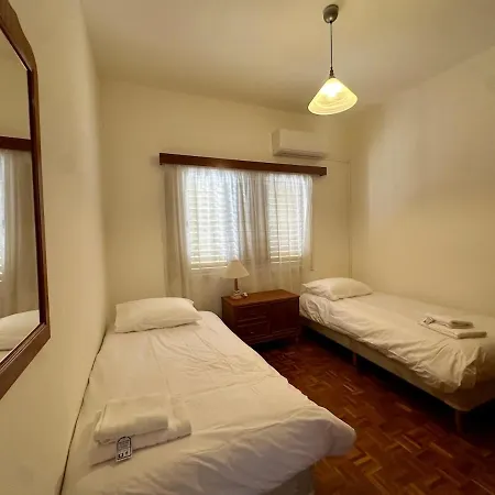 아파트 2 Bedroom Flat By The Sea 라르나카