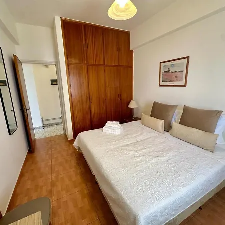 2 Bedroom Flat By The Sea 아파트